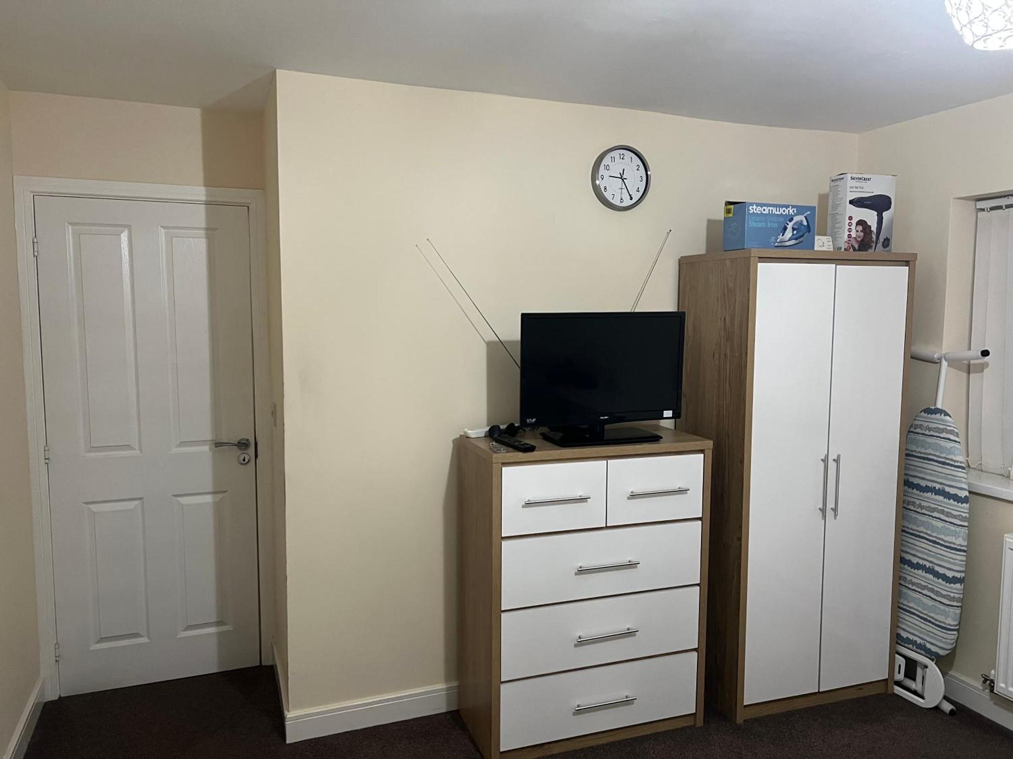 Hams Rest Place - Strictly Only One Guest Allowed In One Room A Second Accompanying Person Will Not Be Allowed Into The Property Birmingham Exterior foto